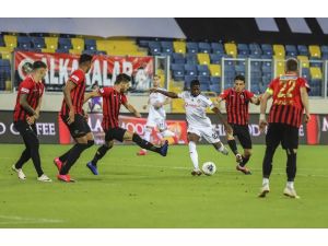 Süper Lig: Gençlerbirliği: 0 - Beşiktaş: 0 (Maç Devam Ediyor)