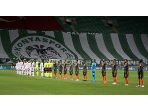 Süper Lig: Konyaspor: 2 - Aytemiz Alanyaspor: 0 (İlk Yarı)