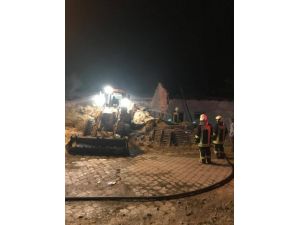Besihanede Çıkan Yangında 40 Büyükbaş Telef Oldu