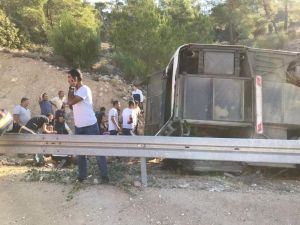 Mersin’de Askerleri Taşıyan Otobüs Devrildi: Çok Sayıda Yaralı