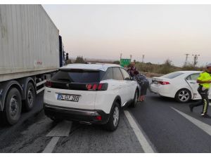 Tarsus’ta Zincirleme Trafik Kazası: 5 Yaralı