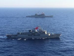 Msb: "Akdeniz Kalkanı Harekâtı’nda Görevli Türk Bayraklı Tcg Kemalreis İle Abd Bayraklı Eisenhower Uçak Gemisi Tarafından 28 Temmuz Tarihinde Orta Ve Doğu Akdeniz’de Deniz Eğitimleri İcra Edildi."