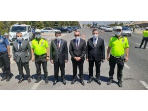Ankara Valisi Şahin Trafik Denetiminde Vatandaşlara Maske Verdi
