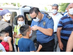Ceplerde Ve Çantalarda Saklı Maskeler Yüzlerle Buluştu