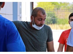 8 yaşındaki oğlu ağabeyi tarafından öldürülen babanın çaresiz duruşu yürekleri burktu