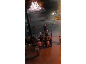 Motosiklet İle Kamyonet Çarpıştı; 1 Ölü, 3 Yaralı