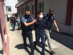 Adanalı Gençler İçin Hdp İl Binasında Filmle Pkk İçin İkna Seansı Yapmışlar