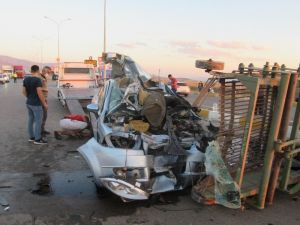 Zincirleme Trafik Kazasında Ortalık Savaş Alanına Döndü: 4 Yaralı