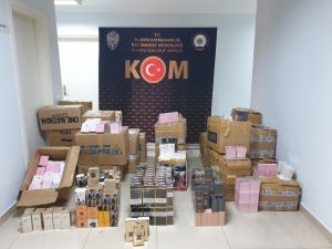 Şüpheli kamyonette 2 bin 437 adet kaçak parfüm ele geçirildi