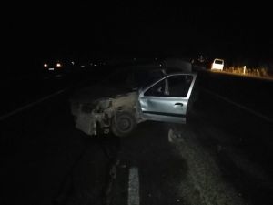 İki Otomobilin Çarpıştı: 3 Kişi Yaralandı