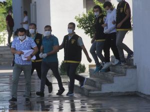 Fetö Tehdidiyle Telekonferansa Aldıkları Aileden 216 Bin Liralık Altın Aldılar