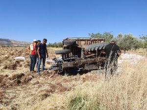 Yem Yüklü Traktör Devrildi: 3 Yaralı