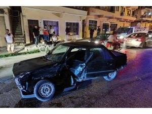 Hatay’da İki Otomobil Birbirine Girdi: 1 Yaralı