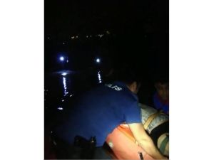 Göle Düşen Adamı Dalgıç Polisler Kurtardı