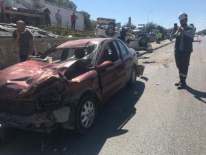 Avdan Dönen Cip Takla Atarak Karşı Şeritteki Otomobilin Üzerinden Geçti