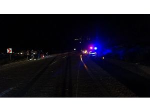 Ters Yönde Giden Araç Motosiklete Çarptı: 1 Yaralı