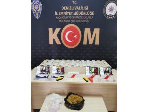 Şüpheli Araçtan Kaçak Sigara Malzemesi Çıktı