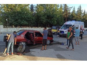 Otomobilde Sızan Lpg Bomba Gibi Patladı: 3 Yaralı