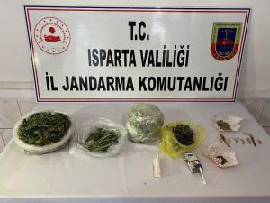 Jandarma’dan Uyuşturucu Operasyonu: 3 Gözaltı