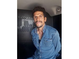 Eşini Silah Çantasıyla Kovalayan Koca Yakalandı