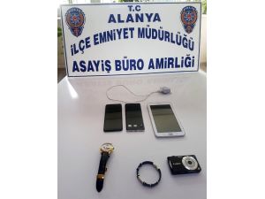 Alanya’da evden elektronik eşya çalan şüpheli yakalandı