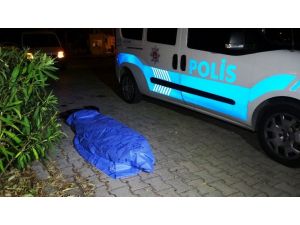 Antalya’da Konyaaltı sahilinde erkek cesedi bulundu