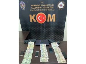 Manavgat’ta sahte Amerikan Doları ele geçirildi