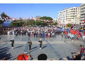 Antalya’da korona virüs gölgesinde 30 Ağustos Zafer Bayramı kutlaması