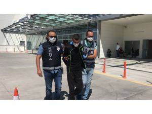 Yaşlı Kadının Cüzdanını Çalan Şüpheli Tutuklandı