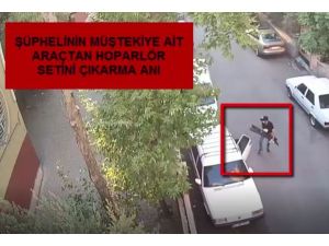 Gündüz Vakti Park Halindeki Otomobilin Ses Sistemini Çaldı