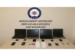 Sosyal medyadan 1 milyon TL’lik vurgun yapan şüpheliler yakalandı