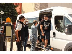 Deaş Şüphelisi 7 Kişi Hakim Karşısına Çıkartıldı