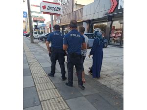 Otomobilin Çarptığı Yaya Yaralandı, Kaza Anı Kameraya Yansıdı