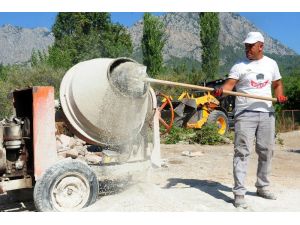 Kemer Belediyesi’nden yol çalışmaları