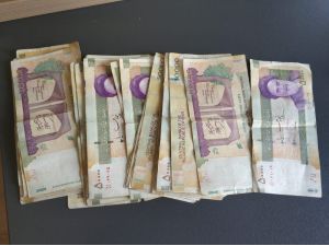 Mermerleri Sarı Jelatinle Sarıp, Altın Diye Sattılar