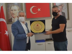 Emrespor’dan Belediye Başkanı Başdeğirmen’e Teşekkür Plaketi