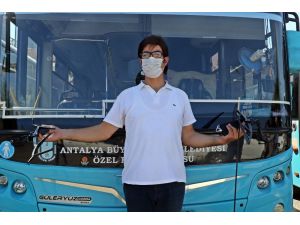 Maskesiz yolcuyu içeriye almayan şoför: “Kene gibi yapıştı”