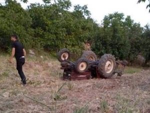 Tarla Sürdüğü Traktörün Altında Kalarak Öldü