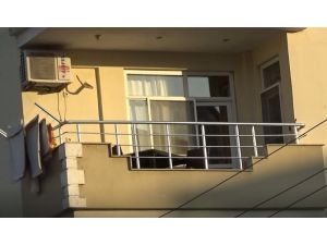 İki Çocuk Annesi Kadın 3. Kattan Düşerek Öldü