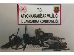 Define Avcılarına Operasyon: 2 Gözaltı