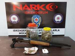 İskenderun’da Uyuşturucu Ve Kaçak Sigara Operasyonu