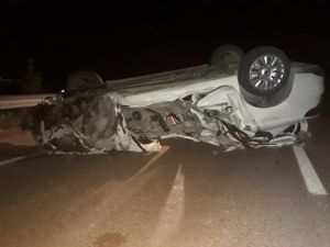 Karanlıkta Görmediği Römorka Çarpan Otomobil Takla Attı: 1 Ölü, 1 Ağır Yaralı