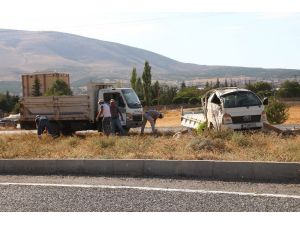 Konya’da Kamyonetler Çarpıştı: 2 Yaralı