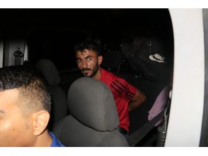 Motosikletini Bırakıp Polisten Kaçtı, Ara Sokakta Yakalandı