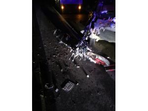 Motosiklet Sürücü Arıza Yapan Araca Çarptı: 1 Ağır Yaralı