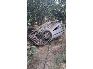 Otomobil Bahçeye Uçtu, Sürücü Hafif Yaralı Kurtuldu
