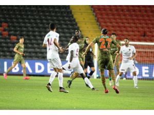 Süper Lig: Hatayspor: 0 - Başakşehir: 0 (Maç Devam Ediyor)