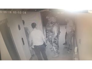 Sevgilisinin 9. Kattaki Balkondan Sarkıttığı Kadını Özel Harekat Kurtardı
