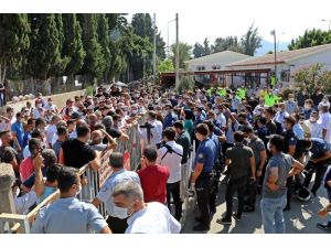 Antalya’da servisçilerin ‘C plaka’ eyleminde arbede