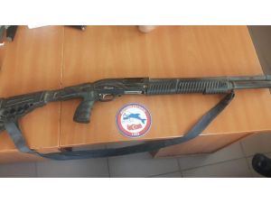 Araraçlarda Ruhsatsız Tüfek Ve Uyuşturucu Bulunduran 5 Kişi Gözaltına Alındı